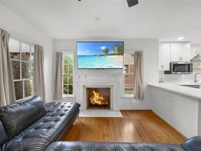 2219  Carnes Street , Dallas Texas 75208