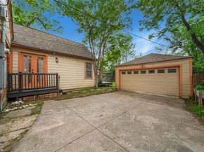 2219  Carnes Street , Dallas Texas 75208