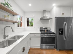 2219  Carnes Street , Dallas Texas 75208