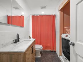 2219  Carnes Street , Dallas Texas 75208