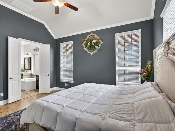 510  Garden Avenue , Euless Texas 76039