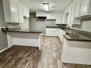 5821  Mccart Avenue , Fort Worth Texas 76133