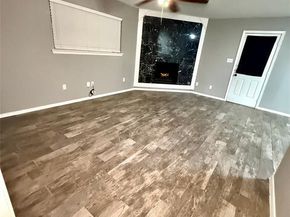 5821  Mccart Avenue , Fort Worth Texas 76133