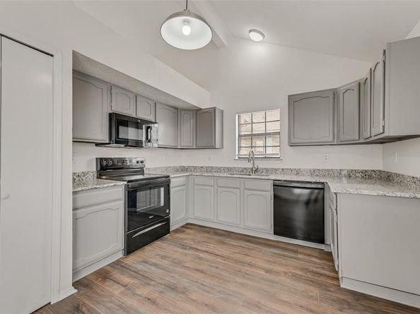 1362  Southridge Drive , Lancaster Texas 75146