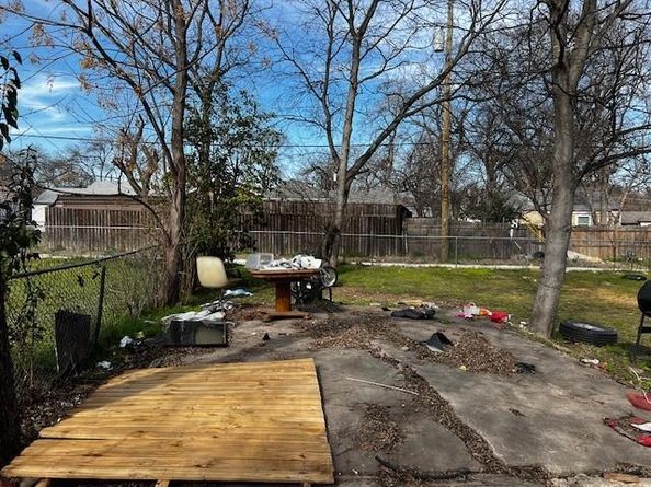 2323  Deer Path Drive , Dallas Texas 75216