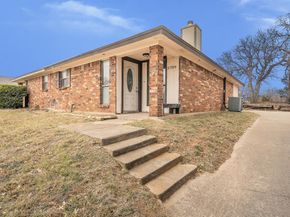 5709  Ranchogrande Drive , Arlington Texas 76017