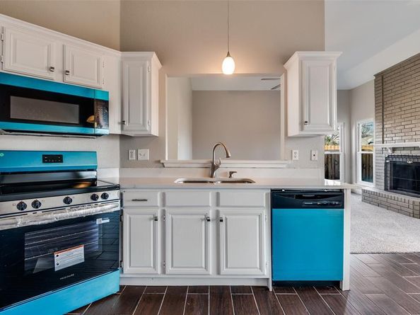 670  Honeysuckle Lane , Cedar Hill Texas 75104