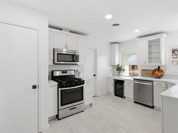 10322  Pinecrest Drive , Dallas Texas 75228