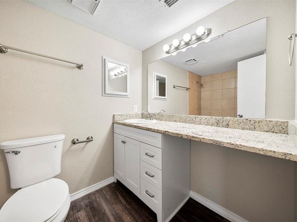 4221  Iola Avenue , The Colony Texas 75056