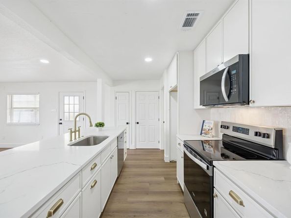 2917  Gardenia Drive , Garland Texas 75041