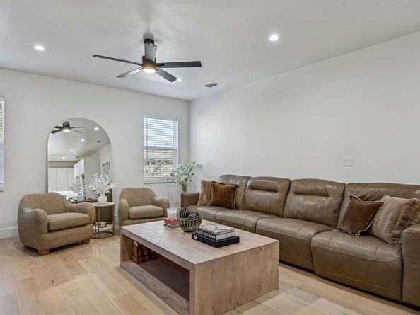 1147 N Madison Avenue  107, Dallas Texas 75208