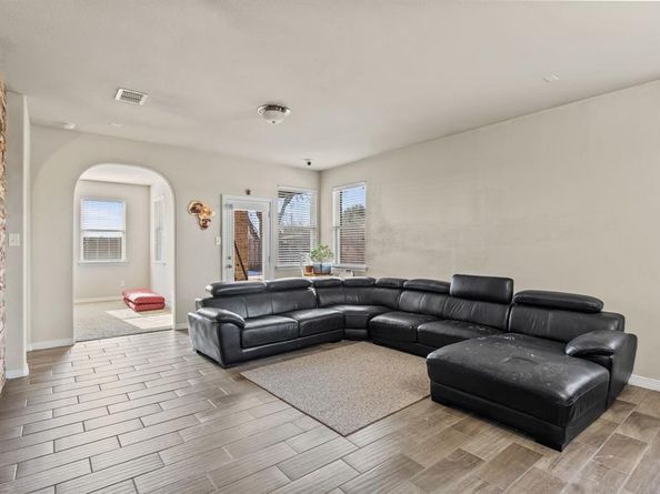 500  Corbin Drive , Arlington Texas 76002