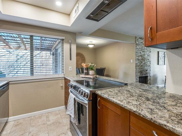 2111  Via Catalina  , Carrollton Texas 75006