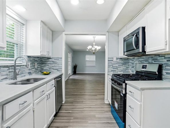 2823  Ermine Way , Farmers Branch Texas 75234