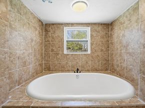 5413  Jerri Lane , Haltom City Texas 76117