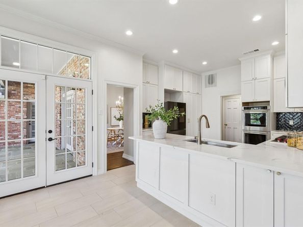 7207  Abrams Place Court , Dallas Texas 75231