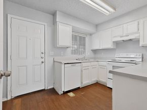 9467  Olde Towne Row , Dallas Texas 75227