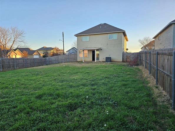 237  Crescent Ridge Drive , Fort Worth Texas 76140