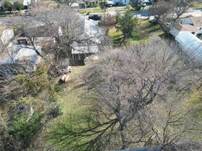 1139 N Bagley Street , Dallas Texas 75211