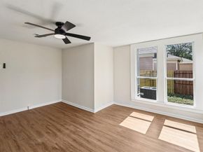 403 S Willomet Avenue , Dallas Texas 75208