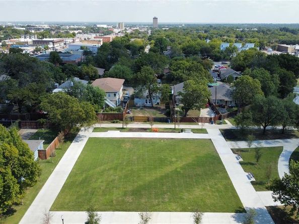 403 S Willomet Avenue , Dallas Texas 75208