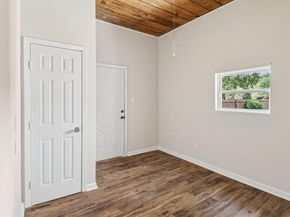 403 S Willomet Avenue , Dallas Texas 75208