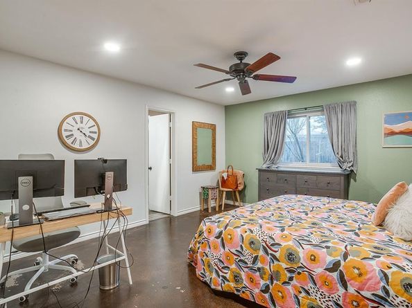 1105  Holly Court , Benbrook Texas 76126