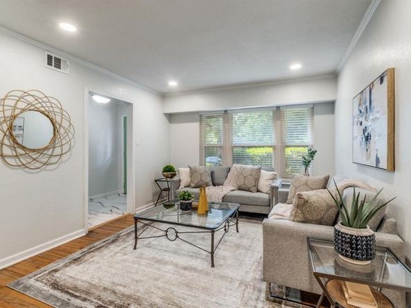 2417  San Paula Avenue , Dallas Texas 75228