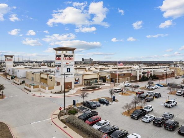 803  Landon Court , Justin Texas 76247