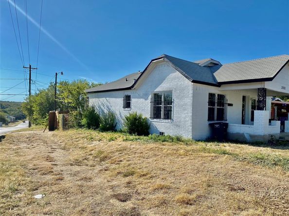 3001  ROSS Avenue , Fort Worth Texas 76106