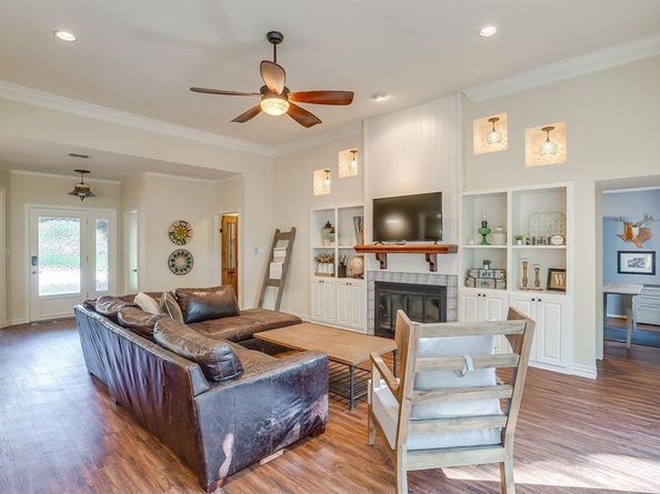 116  Robinwood Lane , Azle Texas 76020
