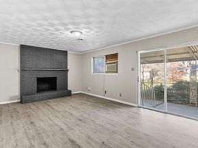927  Poinsettia Drive , Lancaster Texas 75146
