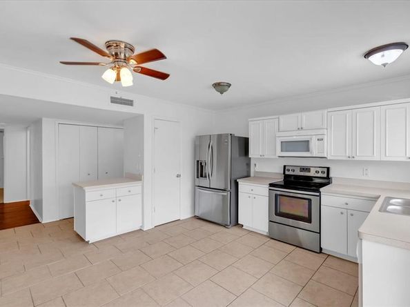 2025  Chatsworth Road , Carrollton Texas 75007