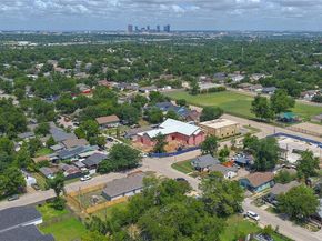 3504  Strong Avenue , Fort Worth Texas 76105