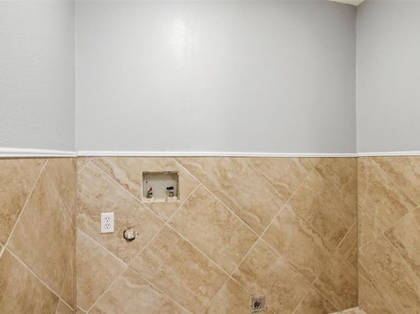 507 E Daugherty Drive , Garland Texas 75041
