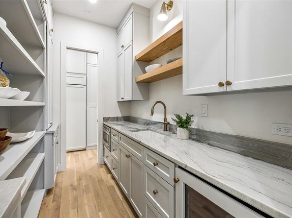 9906  Losa Drive , Dallas Texas 75218