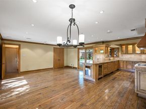 3909  Courtshire Drive , Dallas Texas 75229