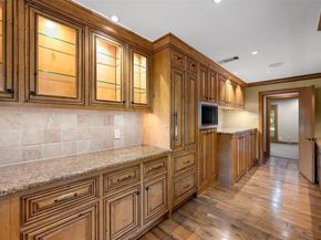 3909  Courtshire Drive , Dallas Texas 75229