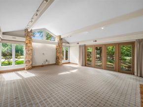 3909  Courtshire Drive , Dallas Texas 75229