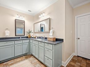1119 N Winnetka Avenue , Dallas Texas 75208