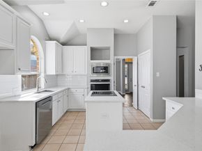 2211  Knob Hill Drive , Corinth Texas 76210