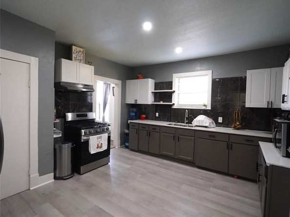 3611  Ave H  , Fort Worth Texas 76105