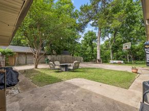 1047  Westlake Drive , DeSoto Texas 75115