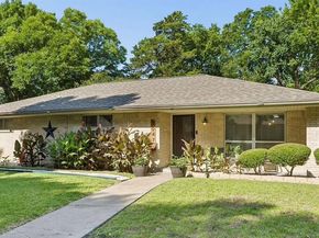 1047  Westlake Drive , DeSoto Texas 75115
