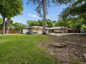 1047  Westlake Drive , DeSoto Texas 75115