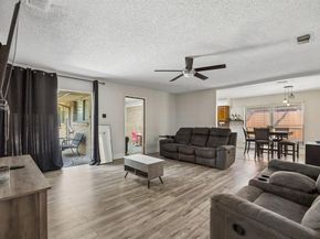 1047  Westlake Drive , DeSoto Texas 75115
