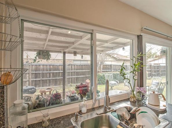 2810  Landershire Lane , Garland Texas 75044