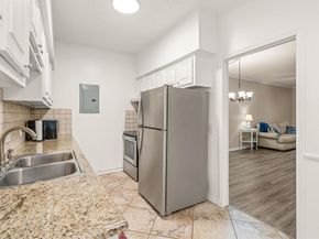 4420  Harlanwood Drive  228, Fort Worth Texas 76109
