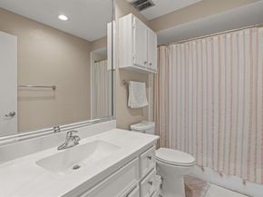 4420  Harlanwood Drive  228, Fort Worth Texas 76109