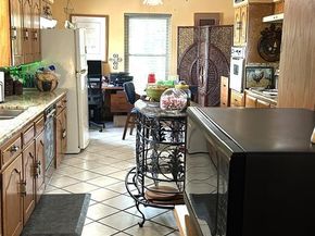105  Lindenwood Drive , Lancaster Texas 75134